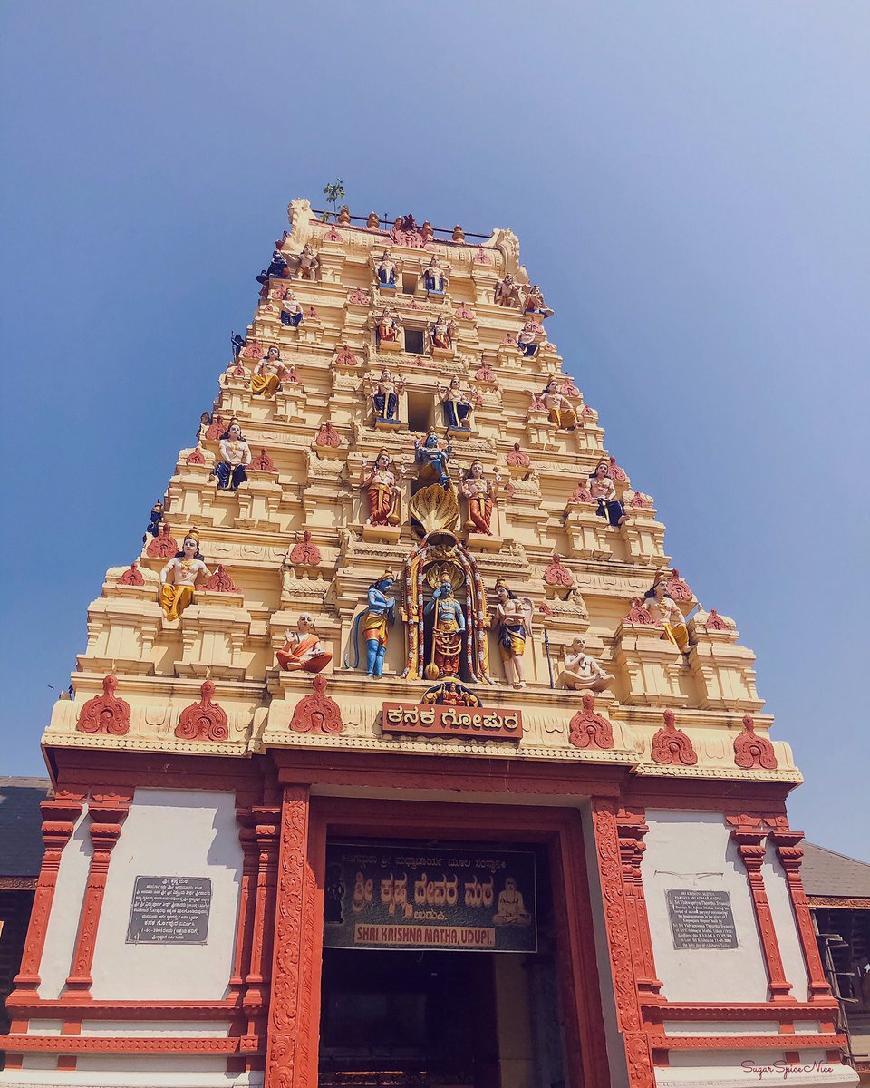 sugarspicenice8's tweet image. New video from Udupi. I&apos;m sharing with you the original Masala dosa from Mitra Samaj. Head over to my channel to watch. Watch here youtu.be/lbyGypEtyq8
.
.
#udupi #mitrasamaj #udupikrishnatemple #masaladosa #udupifood