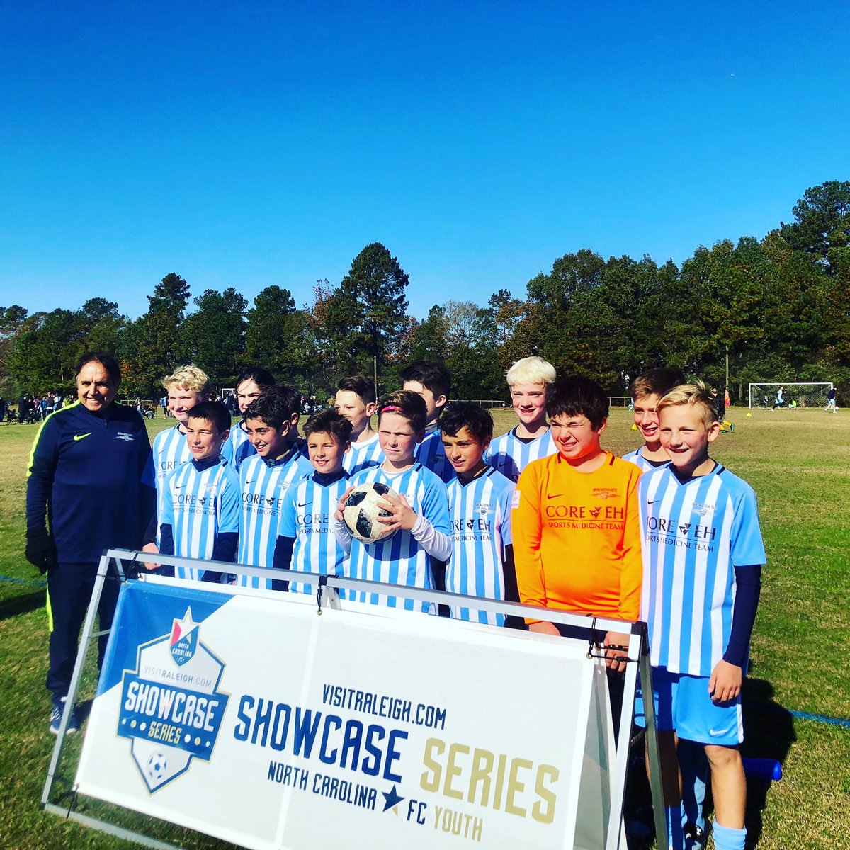 LA_NH's tweet image. 