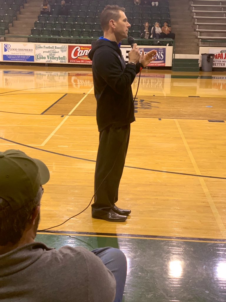 CoachTOrr's tweet photo. Huge thanks to Coach Miller HC of @LETUMBB for taking time out to come speak at the Leroy Romines tournament this evening “Star in your role” https://t.co/OVY7w007Cc