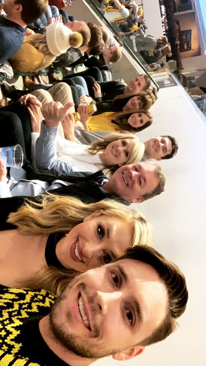 theandreahunt's tweet photo. #PacersGameNight Put us on the big screen! #thankyouinadvance https://t.co/cknYZTH15N