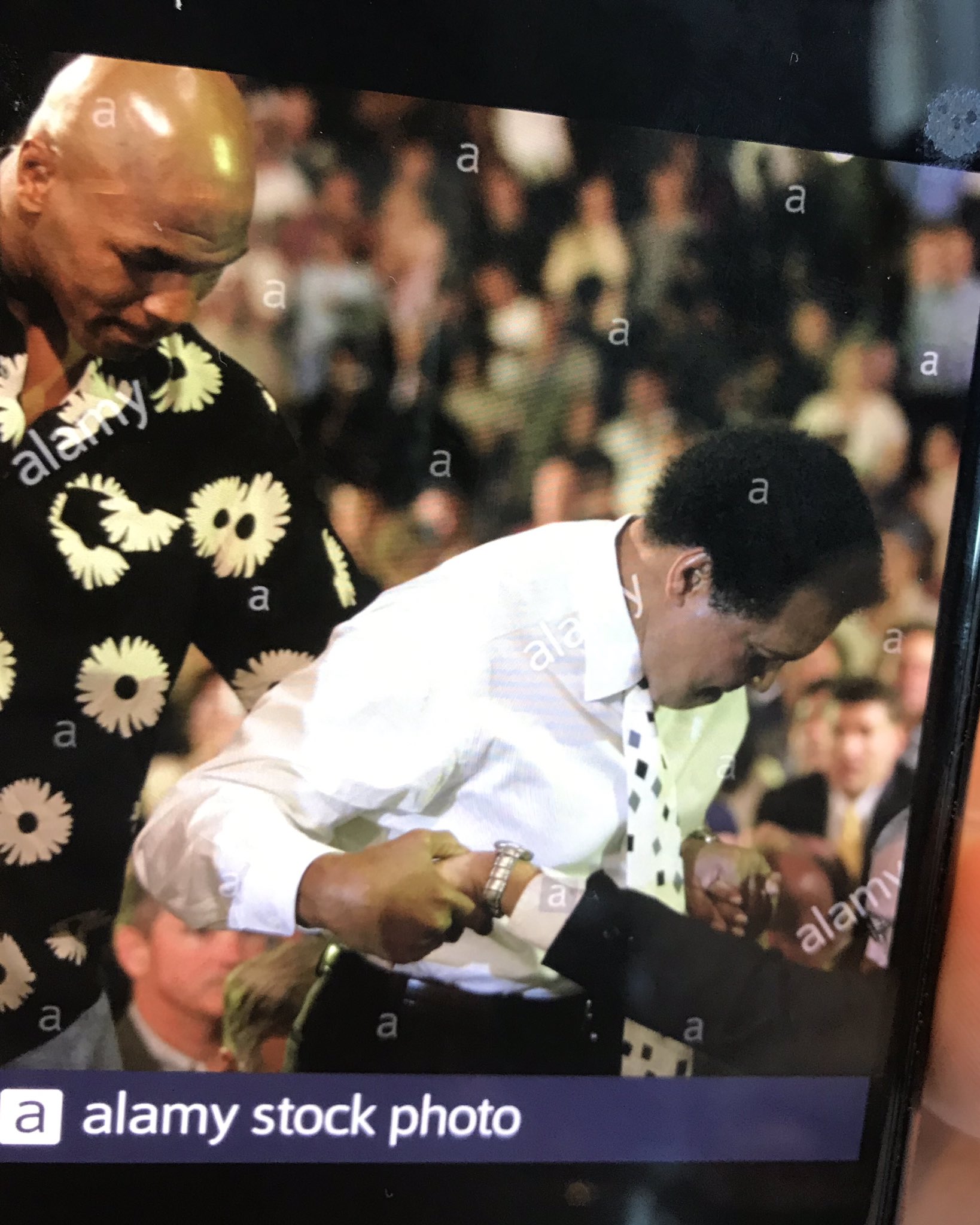 石井和義 あのヤンチャなマイクタイソンだって K 1ラスベガスでは偉大なモハメドアリに直立不動で気を使っていた メイウェザーだって礼儀作法は知ってと思う 頑張ってrizin 榊原社長 天心 T Co Afxiqder9s Twitter