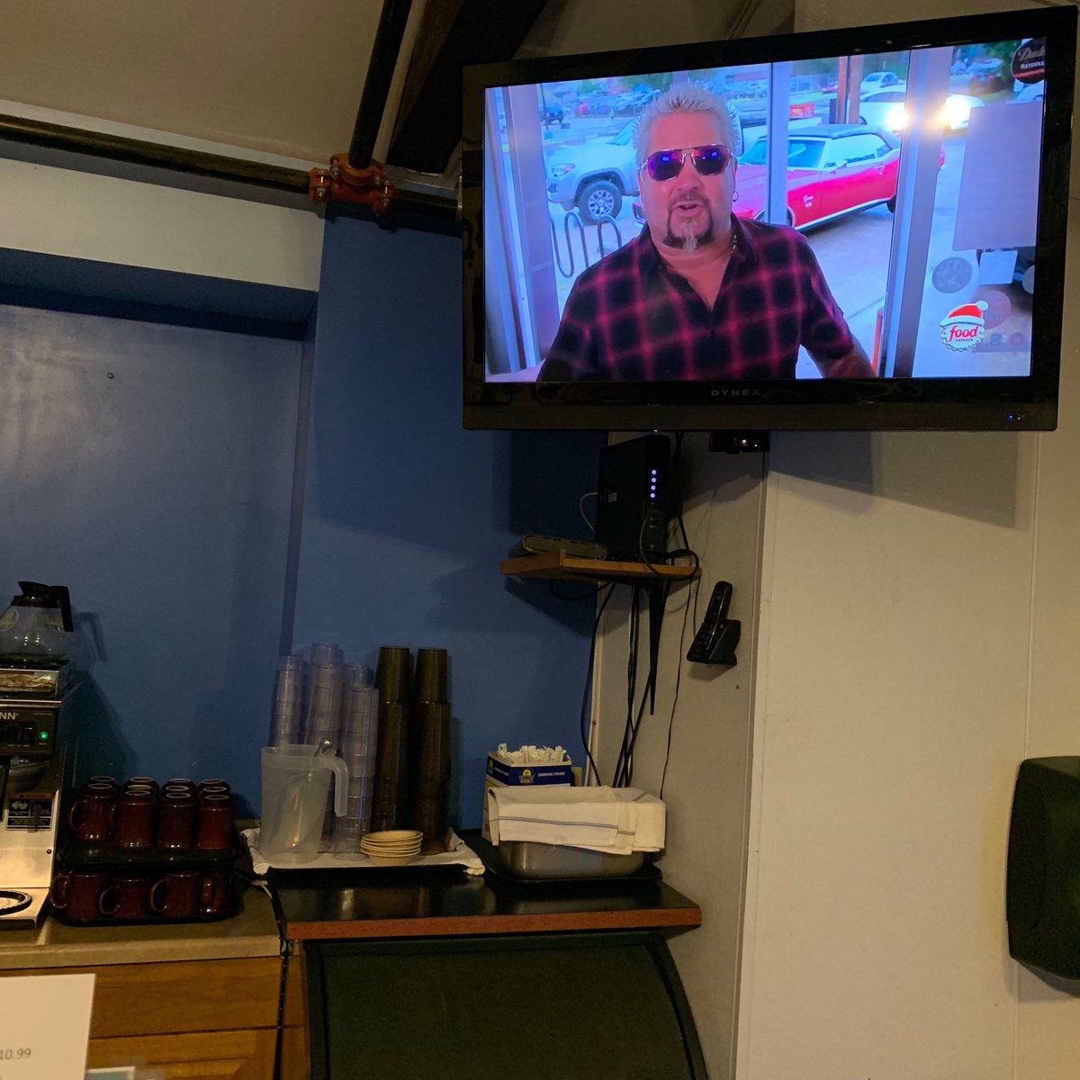 MikeTLive's tweet image. Watching new #DDD after hours at my diner