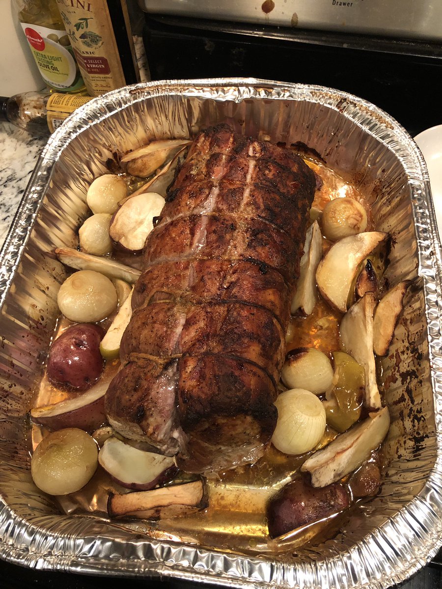 TheMeisterMan's tweet photo. Pork Loin with potatoes, onions and apples. https://t.co/pDsjkPgKmi