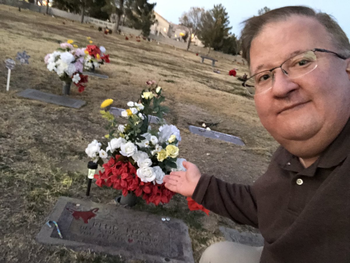 OShieldsJeff's tweet photo. It took me awhile, but I finally found it! #ReddFoxx #ReddFoxxGravesite #ComedyLegend #Comedy #NeverForgotten #HendersonNevada https://t.co/c0eYKPcN8g