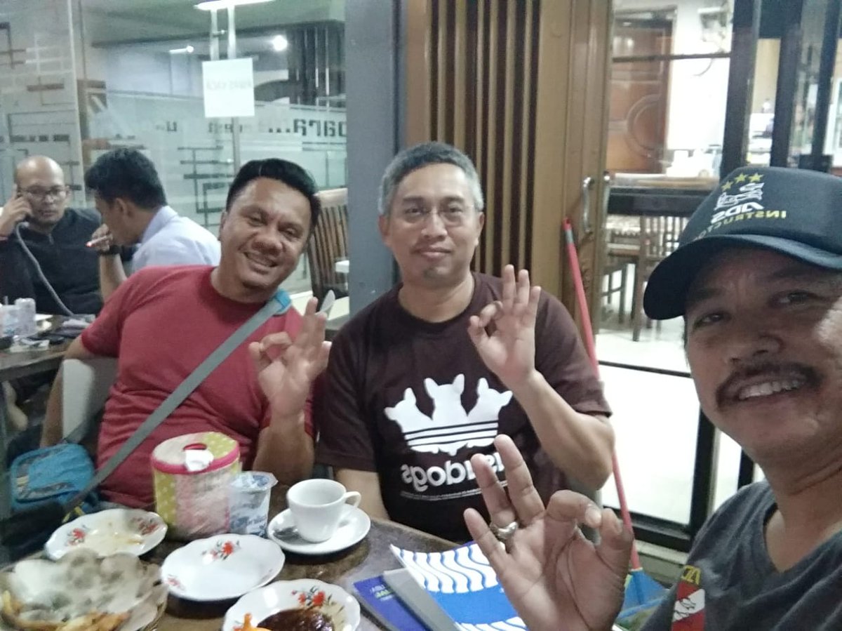 DiDoMei's tweet photo. Just dive, samalona island makassar https://t.co/mxFmo50dOk