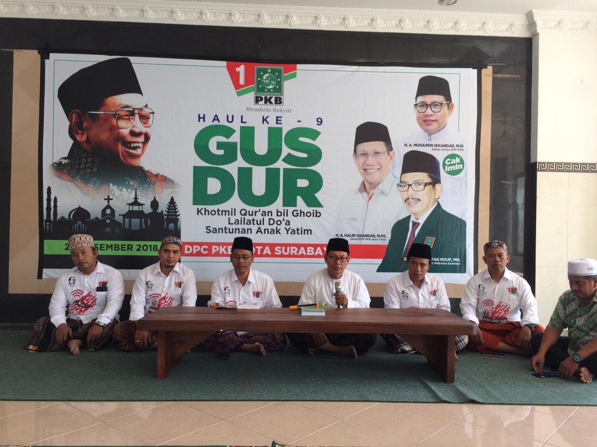 GusMuhaiminFans's tweet photo. Dpc PKB Surabaya juga menggelar haul Gus Dur serentak yg dilakukan seluruh dpc PKB se Jawa Timur, mugi2 barokah. Amin
#haulgusdur https://t.co/MZfqZzsSAJ