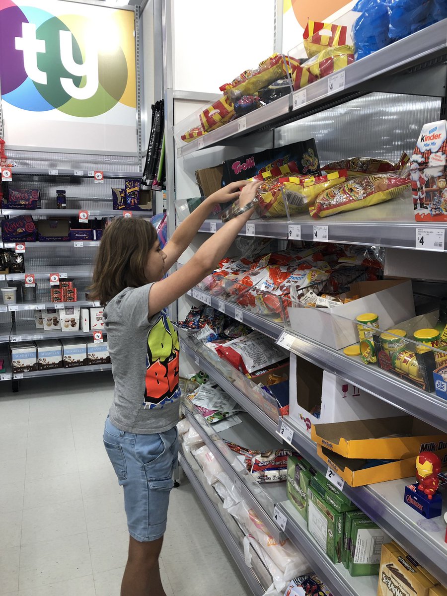 getcleanup's tweet image. Just used our Mommy Madness Minute app in Kmart to “help” Mister 12 choose a bag of candy with some of his Xmas money. It took a RECORD 35 seconds!
