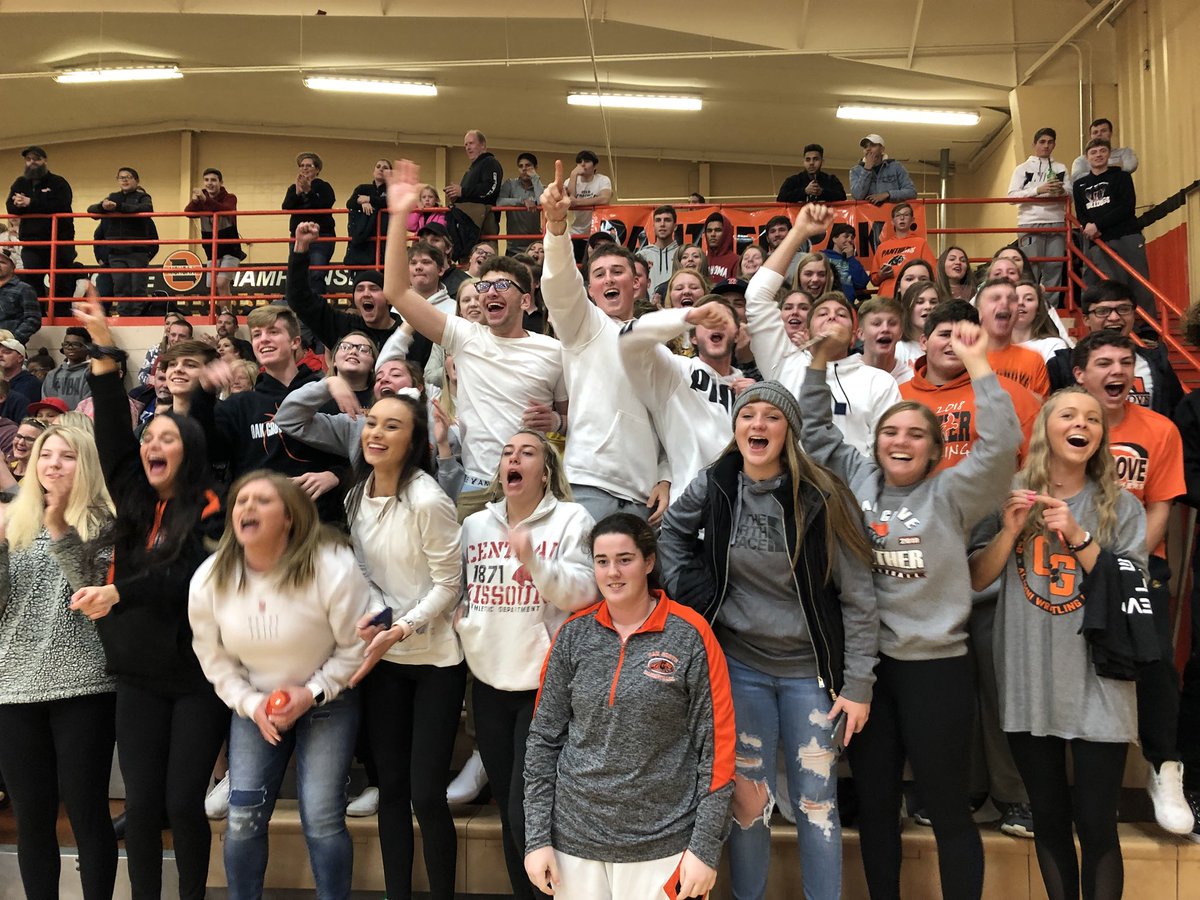 studOGsection's tweet image. Won one lost one, but this student section was rocking the WHOLE NIGHT!! Proud of our energy!! #PANTHERNATION