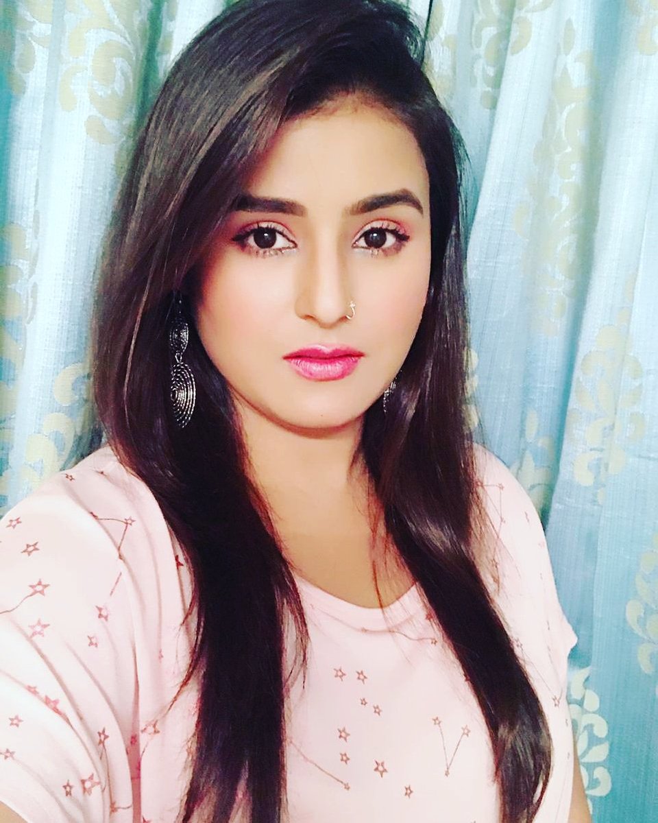 Aakanksha_2439's tweet photo. Look in to my eyes u will find my ambitions, goals and achivements playing in the loop ❤💪
.
.
.
.
.
#ambition #ambitious #ambitiouswomen #goals #goalsoriented #lifegoals #acchivement #blessed #Love #aakankshaawasthi https://t.co/YUhq4DuaBv