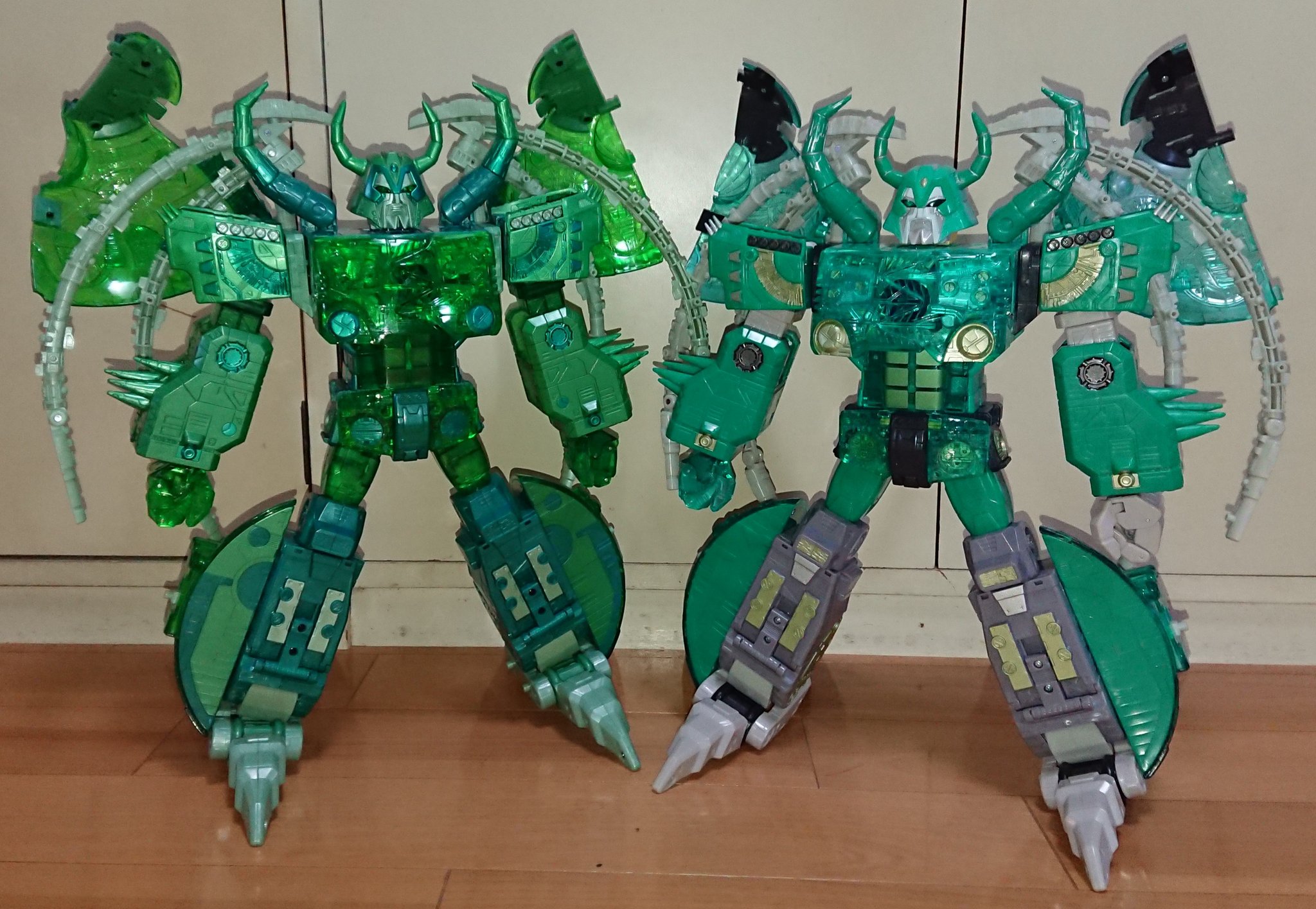 トランスフォーマーアンコール 復刻版 光のユニクロン【ジャンク