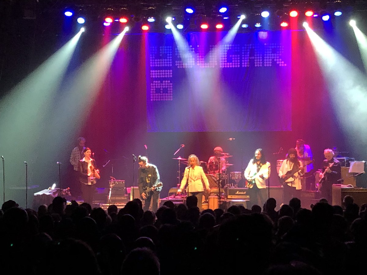 unclecraigger's tweet photo. At 6’5”, going to concerts is still the greatest advantage. Thank you, @Big_Sugar_Music for such a wonderful tribute to #GarryLowe. https://t.co/8gsqPQp8VU