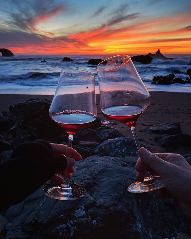 afwineworks's tweet photo. Celebrating our 2nd wedding anniversary! We were married on the #wintersolstice, the begining of lengthening days and shortening nights. A bottle of #leroybourgogne is becoming a nice tradition...
#latergram https://t.co/7D4xioC2xQ https://t.co/982CxtYtDY