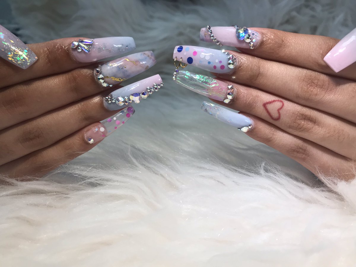 QBellaBooNails_'s tweet photo. December 2017 ππ to December 2018 β¨π€π
The glo up is real π
I bad people saying I would never make it, my nails were ugly ETC ETC
But practice makes perfect & man do I have a long way to go ππ½ββοΈ
#gloup #beforeandafter #nailsoftheday #nailplug #nailtransformation #nails https://t.co/ZCY9J2IhWO