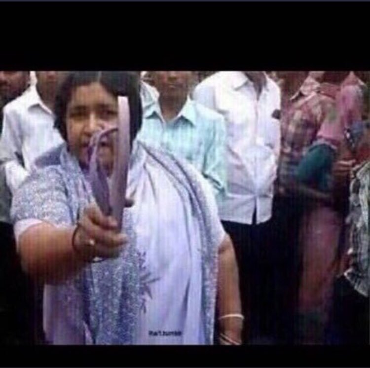 silence756's tweet photo. @ALHAYAH_2 هذه تشبة ناقة الهنوف 
هاتوا لي شبشب 😂 https://t.co/jhE5lya5SF
