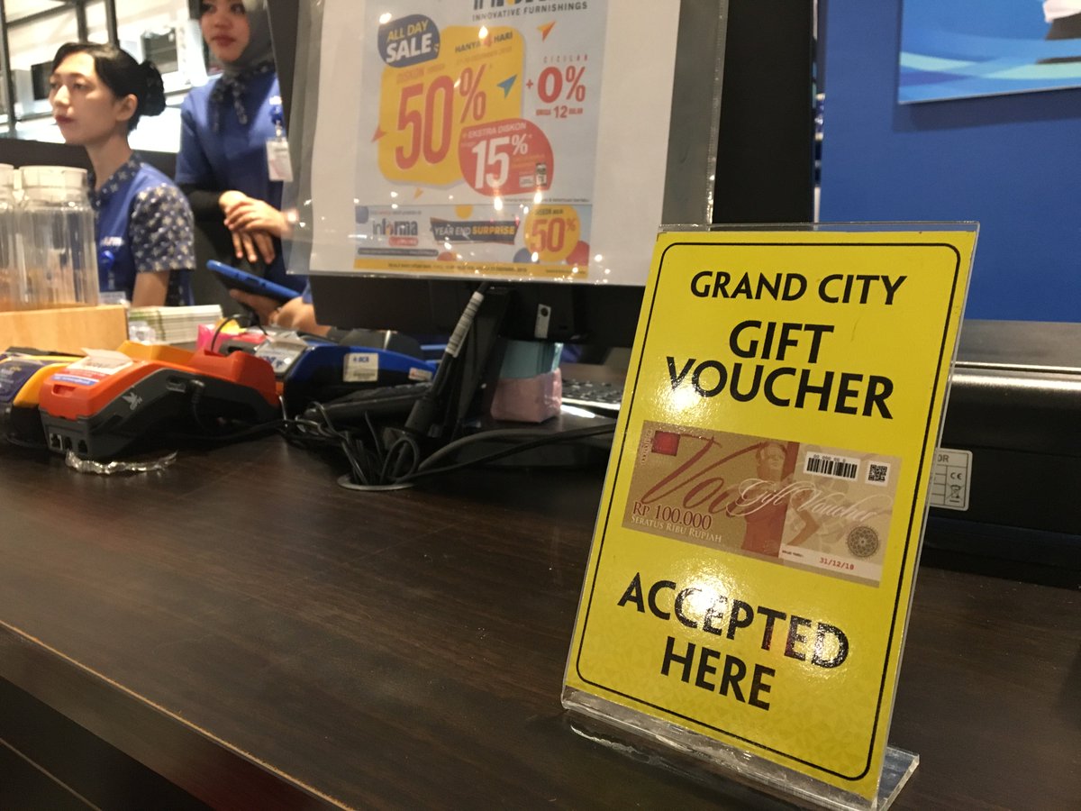 GrandCitySBY's tweet photo. Year End Clearance 😍 enjoy discount up to 50% OFF at @InformaID @GrandCitySBY Level 3 *valid until January 8, 2019 #grandcity #mygrandcity #promo #shopping #InformaID #December #surabaya https://t.co/3AH44910pg