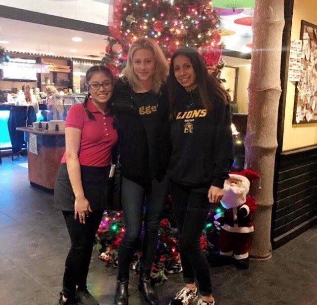 renillies's tweet image. pls she’s the prettiestttt