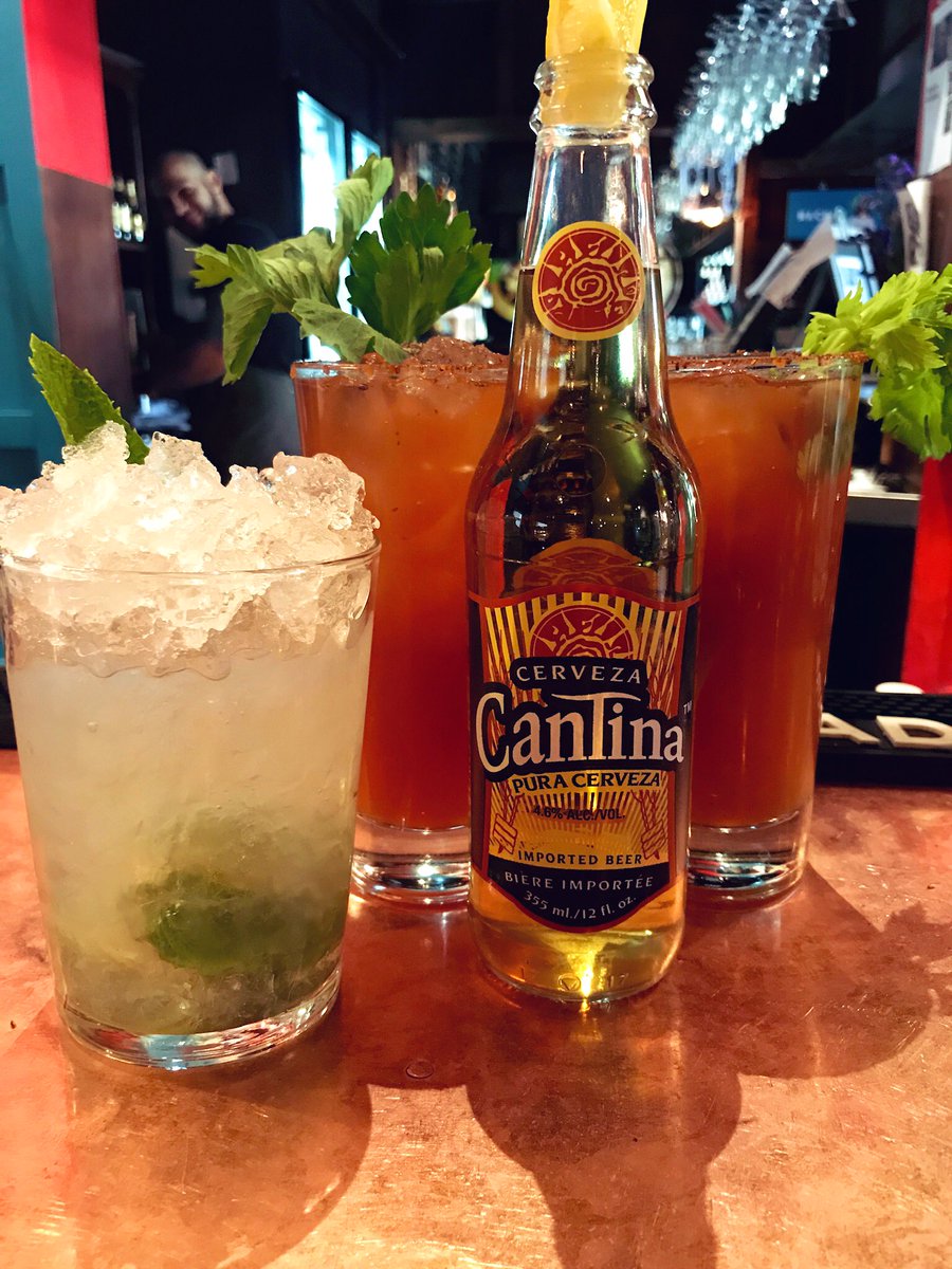 Hismechanic's tweet image. Saturday gates open at 5:30 #frewville   #feed #gardentime #postchristmas There is a cheeky guy in the background, let him know you saw him