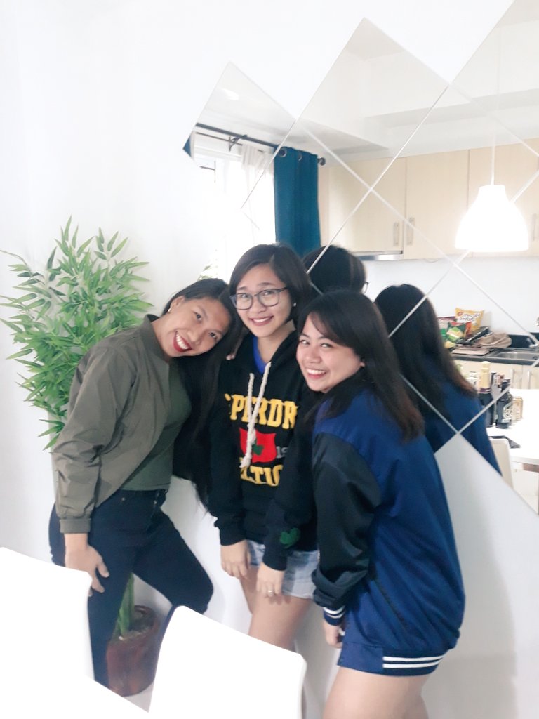 InahNyongLahat's tweet photo. 7 years with these two 💕 #ProjectVI https://t.co/JrMzFKWL8R