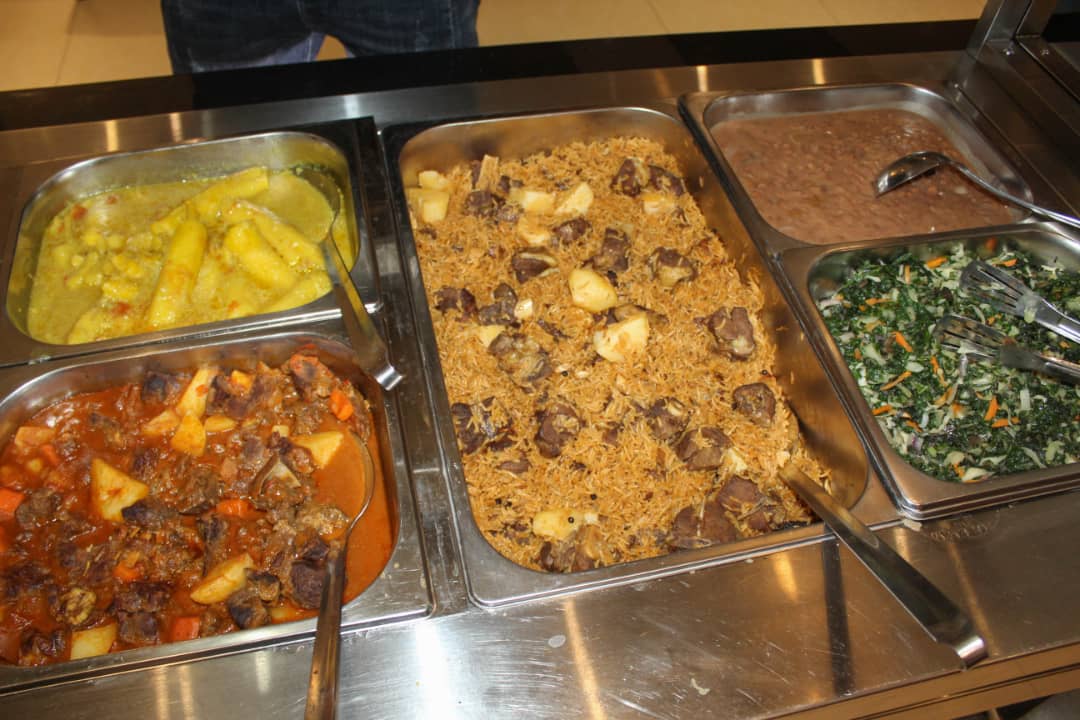 Kiganyi_'s tweet photo. Buffet la @MgahawaCafe limesheheni Swahili Cuisine from Pilau la Kizanzibar, Ndizi nyama, Mbogamboga nk wanapatikana Golden Jubilee Towers, Dar. https://t.co/bkTxv8qY5Y