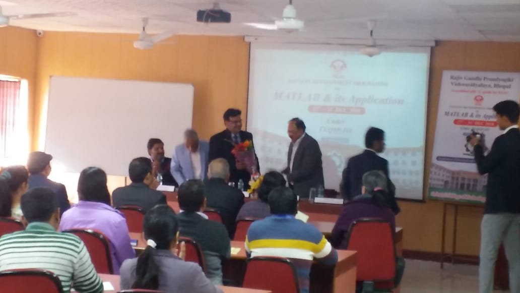 oistbpl's tweet image. #OrientalCollege #Faculty_Development_Program on #MATLAB @ Oriental