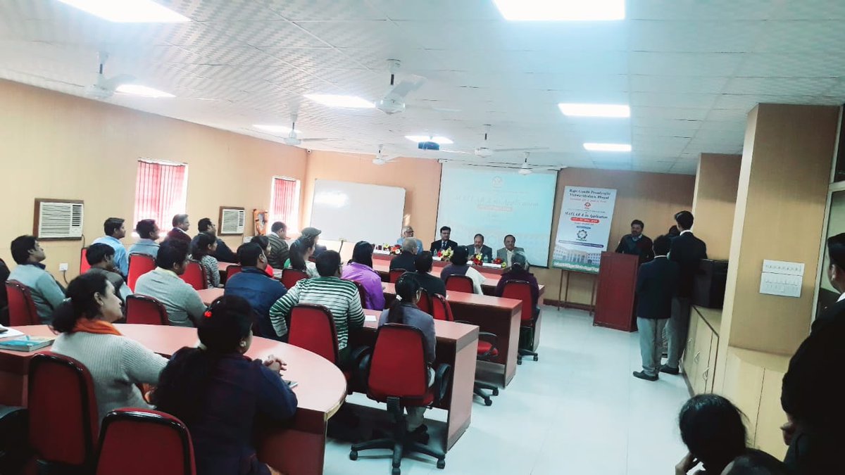 oistbpl's tweet image. #OrientalCollege #Faculty_Development_Program on #MATLAB @ Oriental