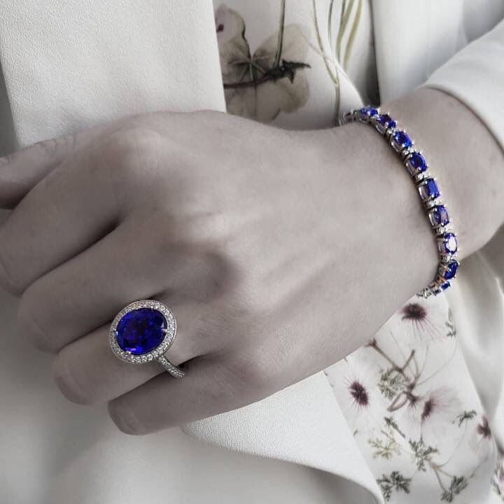 manleysocial_'s tweet photo. The December birthstone, don't you just adore it from @first_diamonds This is the perfect spoil, no matter which month it is.
#manleysocial #tanzanite #gift #capetown #spoilher #December #SouthAfrica #jewellery #Firstdiamonds
#Celebrateyourfirst #tanzanitependant https://t.co/MYUWnle56o