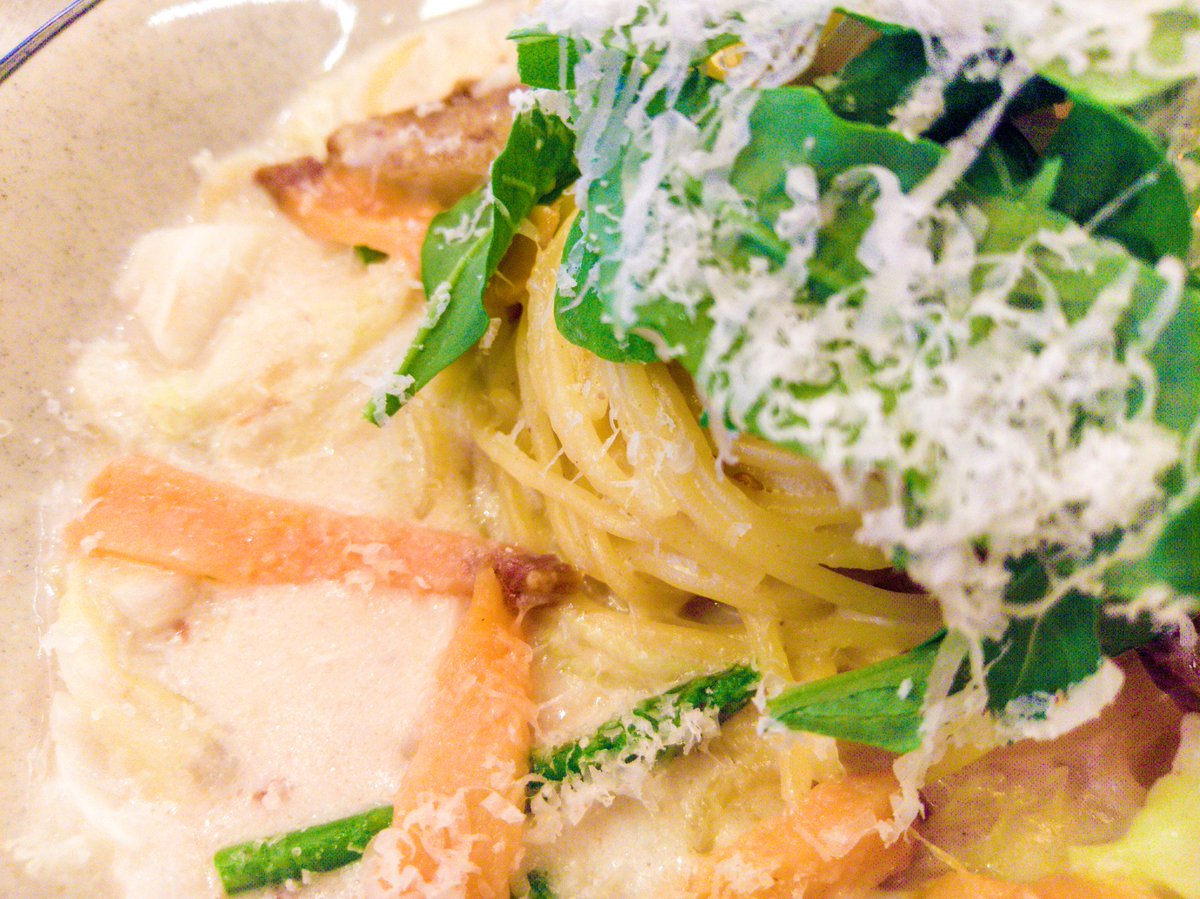 Salmon friend
鮭魚好朋友

#salmon #butter #creamsauce #cream #noodle #noodles #bookstore #food #foodphotography #foodporn #foodblogger #japanesefood #favorite #friend #spaghetti #spice #special #love #lifestyle #explorefood #happy #dinner #closeup #taipei #Taiwan #caillouwang