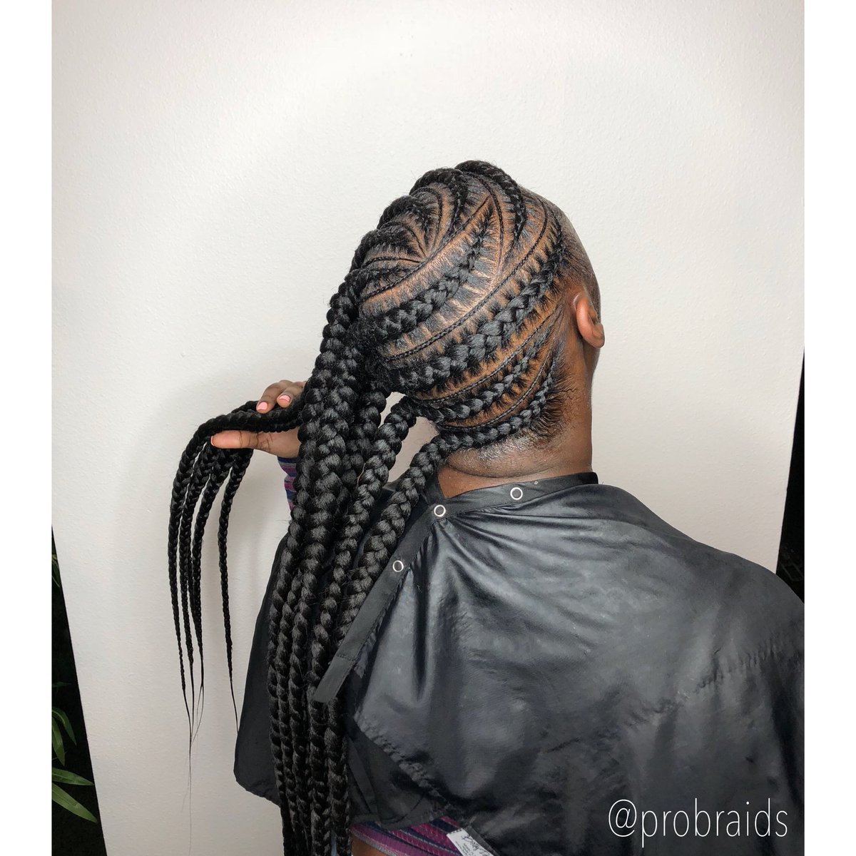 probraids_'s tweet photo. 9 large feed-in braids with 8 small ones in between. #braids #feedinbraids #cornrows #dfwbraids #dallasbraids #houstonbraids #austinbraids #atlbraids #miamibraids #chicagobraids #nycbraids #labraids #dmvbraids #vegasbraids #summerbraids #vacationbraids #boxbraids https://t.co/J0FCV0CNkf