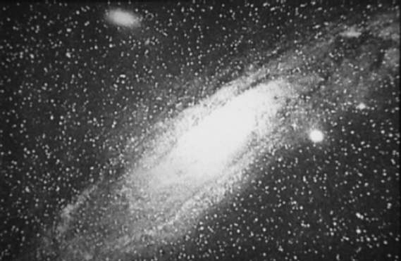 #OTD: 29 December 1888, pioneering astrophotographer Isaac Roberts took the first detailed picture of another galaxy: M31, the Great Nebula in #Andromeda. The photo revealed that the nebula had a spiral structure, which was unexpected at the time. See en.wikipedia.org/wiki/Isaac_Rob…