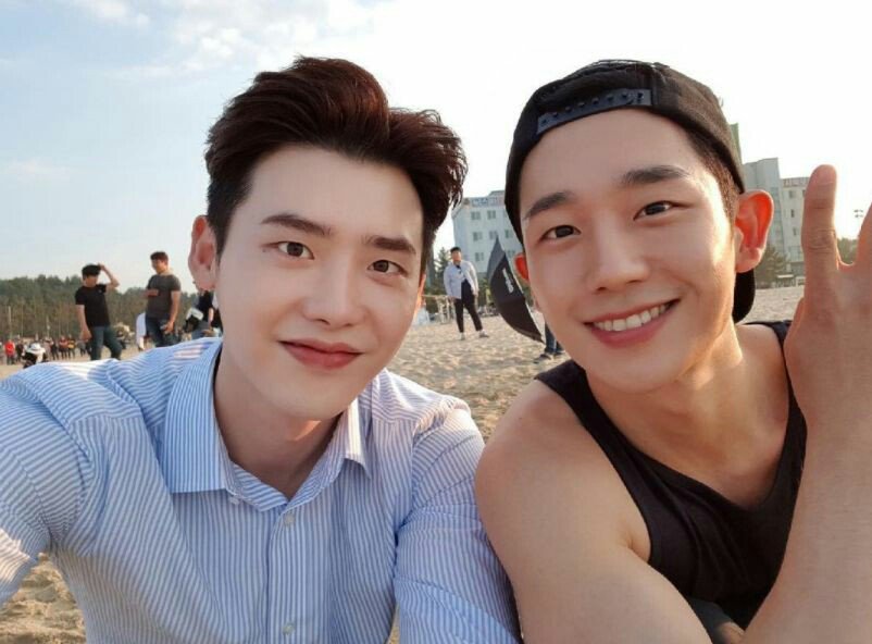 afs8OUbvaY2FfSL's tweet photo. While You Were Sleeping
ซีรี่ย์แนว โรแมนติก แฟนตาซี 
9/10 (พระรองงานดีมาก) 
#รีวิวซีรี่ย์เกาหลี #รีวิวซีรีย์  #รีวิวซีรีย์เกาหลี #รีวิวซีรี่ย์ https://t.co/FVc5zcAqVM