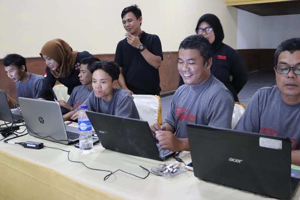 Sabadesa Fasilitasi Pelatihan SIDEKA di Bantargadung sabadesa.id/2018/12/29/sab…
