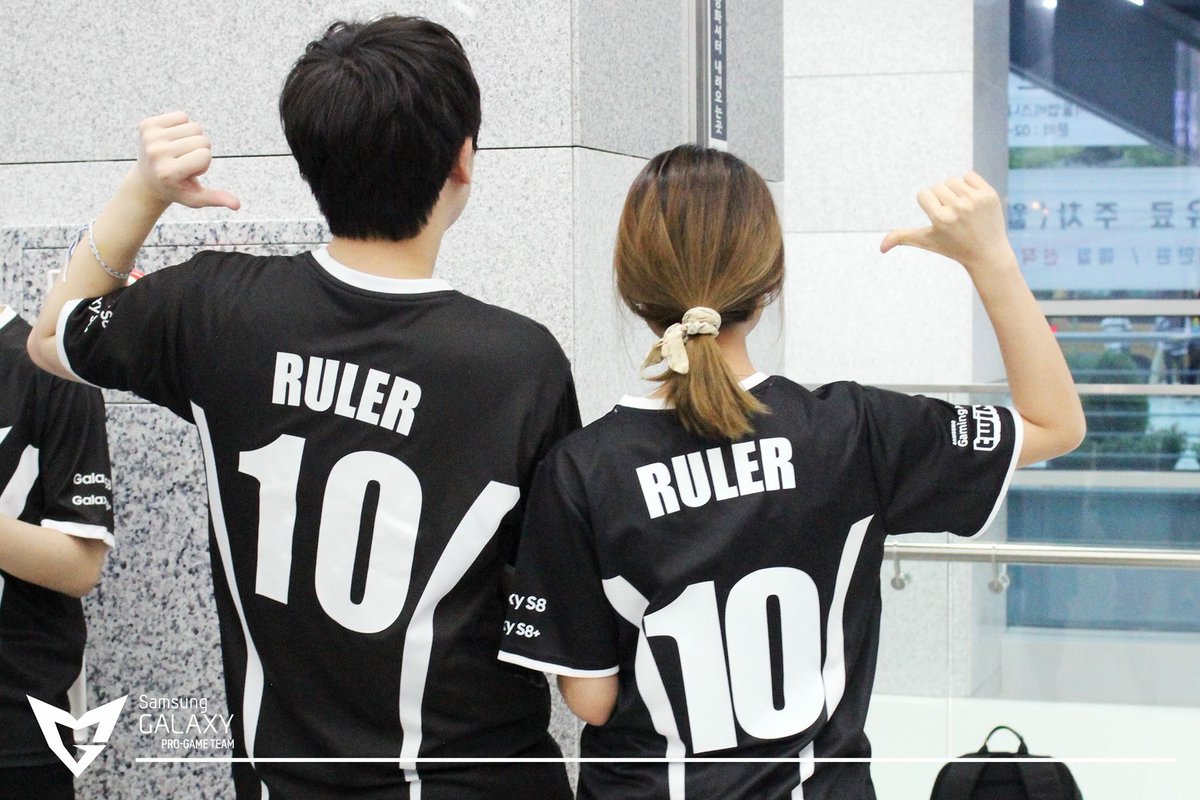 #Happy_Ruler_Day 
작년사진이지만...!
선수님께서 행복한 생일 보내셨기를!

(생각해보니 유니폼은 사정이 생겨서 사라져부렷따....ㅠ)
