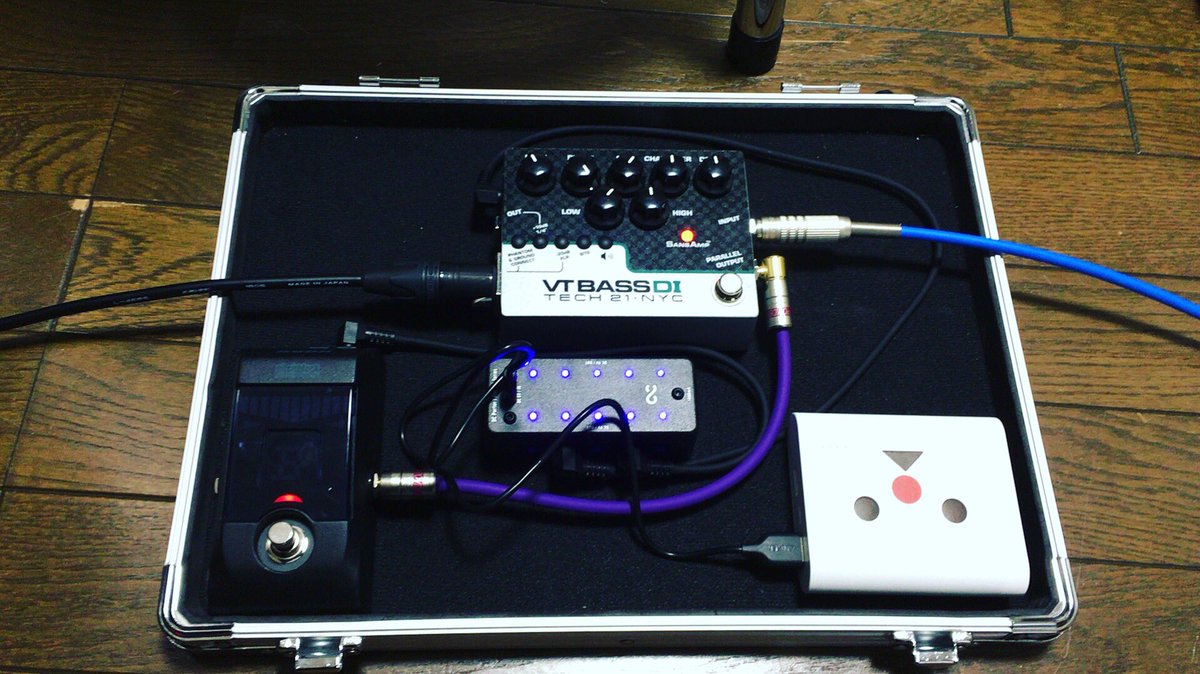 asahi300's tweet photo. マルチエフェクターからプリアンプのみの渋いボードになった😎
#bass
#effecterboard
#tech21
#vtbassdi
#onecontrol
#dcporter
#korg
#pitchblack https://t.co/iN1uDshXLV