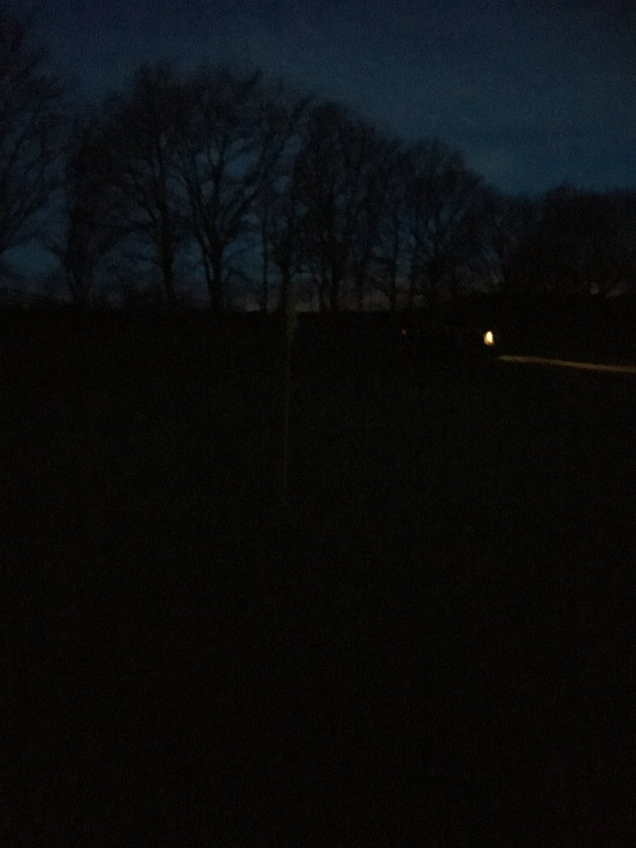 WortleyGC's tweet photo. Dark windy horrible morning although quite mild. One temporary green (18) and buggies allowed but must be kept in the rough. If this request isnβt met youβve only got yourselves to blame when there off again #respectyourcourse https://t.co/tR9hQpt1IS