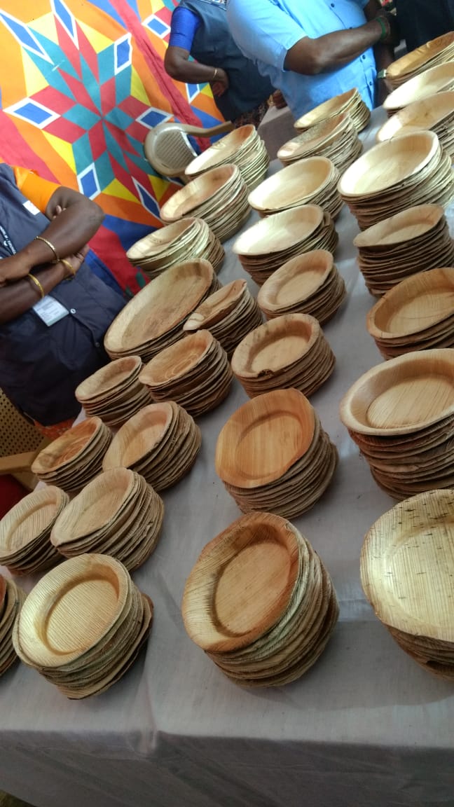 PlasticPolluti9's tweet image. Exhibition and #Sales of #Alternatives to #OneTimeUse #Plastic being promoted by #Collectors in various districts of #TamilNadu to make #PlasticBan successful from#1stJan2019