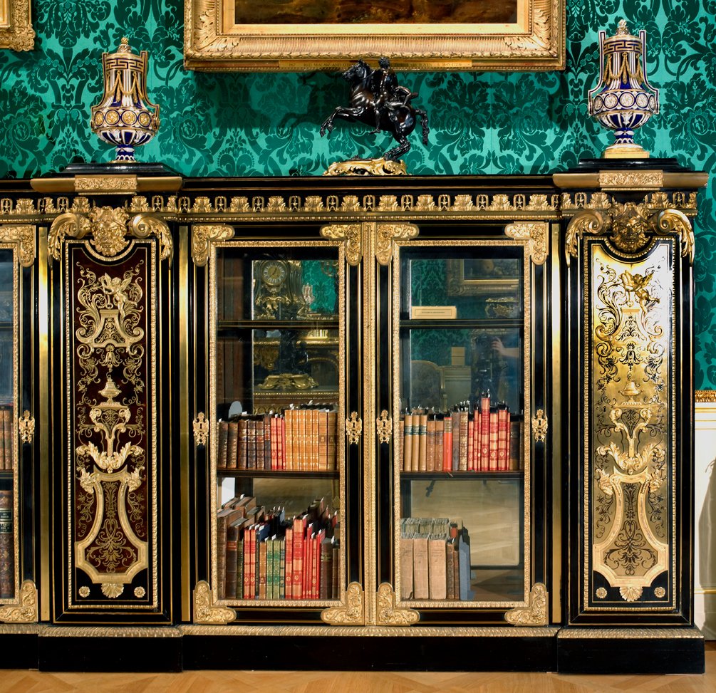 WallaceMuseum's tweet photo. From #WallaceLibrary - The Londonderry cabinets are in the Large Drawing Room in the Wallace Collection and house some of the rare books in the collection including some of Henry Seymour’s books https://t.co/3K1f7jP8vb