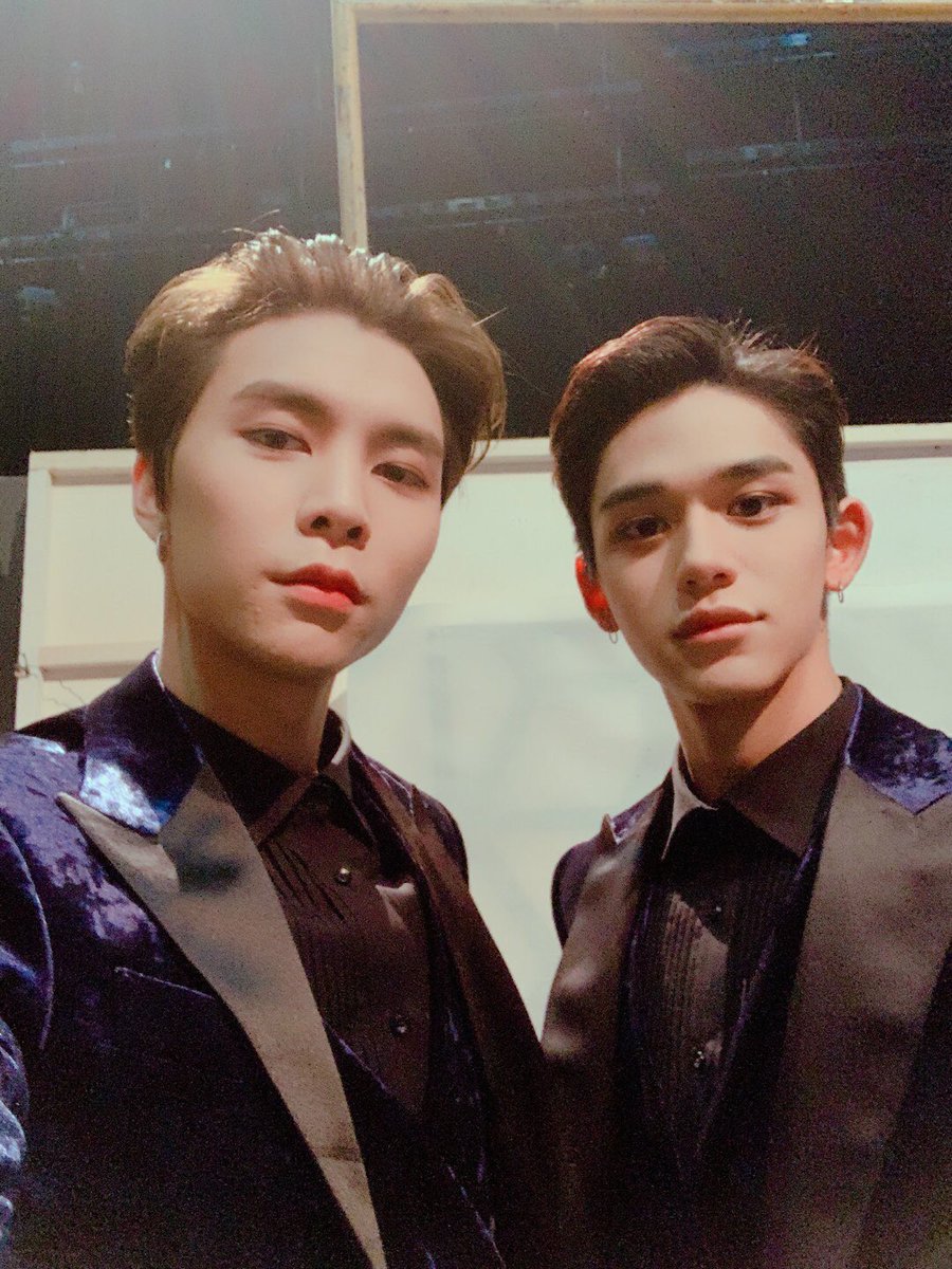 masea127's tweet photo. ฮามากไม่ไหวแล้วยังกับคู่แต่งงานที่เก็บกดมานานพอเสร็จพิธีสมรสละปล่อยผีแม่งงี้เหรอโว้ย5555555555😂😂😂
#johncas #จอห์นคัส #johnlu
#JOHNNY &. #LUCAS https://t.co/BS8aZmPsQT