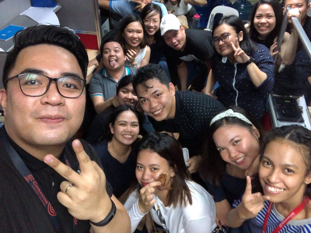 danayasmsn's tweet photo. Solid kingina haha #yearendparty #team5oclock #teampga #cibi https://t.co/uS8gkqvwPn