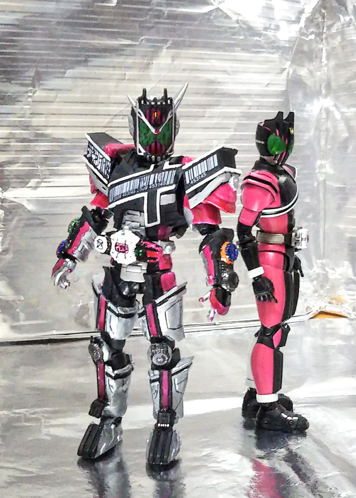 どぜうもん 在 Twitter 上 祝え 全ライ くどい フィギュアーツ改造 仮面ライダージオウ ディケイドアーマーを作りました 顔は立体の方が良いなと思いました ニチアサフィギュア改造部 造って遊ぼ フィギュアーツ ディケイドアーマー 仮面