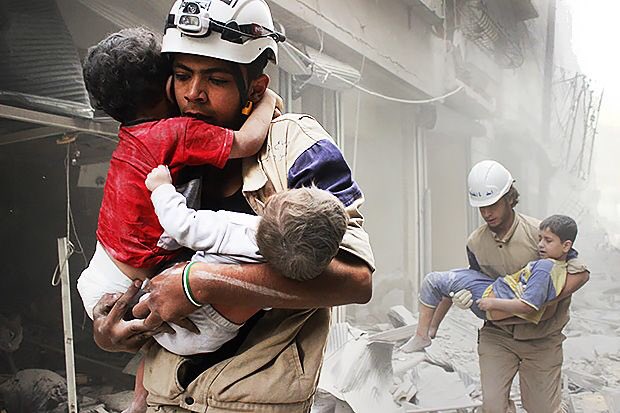 As we approach the end of 2018 lets celebrate the 570,000 or so #humanitarian workers who responded to crisis around the world, many placing their lives at risk. Most (92%) are local people. They embody the truth that only a life serving others is a life worth living