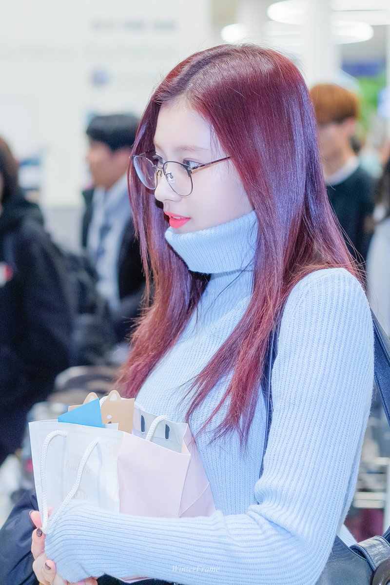 WinterFrame's tweet image. 181202 #사나 #HappySanaDay #NOSANA_NOLIFE

오늘따라 더 보고싶다 그러니까 생일 축하해~😍😍🎉🎉🎉

#TWICE #트와이스 #SANA #サナ #とにかく可愛い湊崎