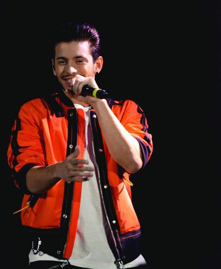 mariastvr_'s tweet photo. Orama #nights 
#VangelisKakouriotis #music #microphone #concert #Singer 

Instagram account https://t.co/wacf5dCKWX https://t.co/Uyxs8RGMue