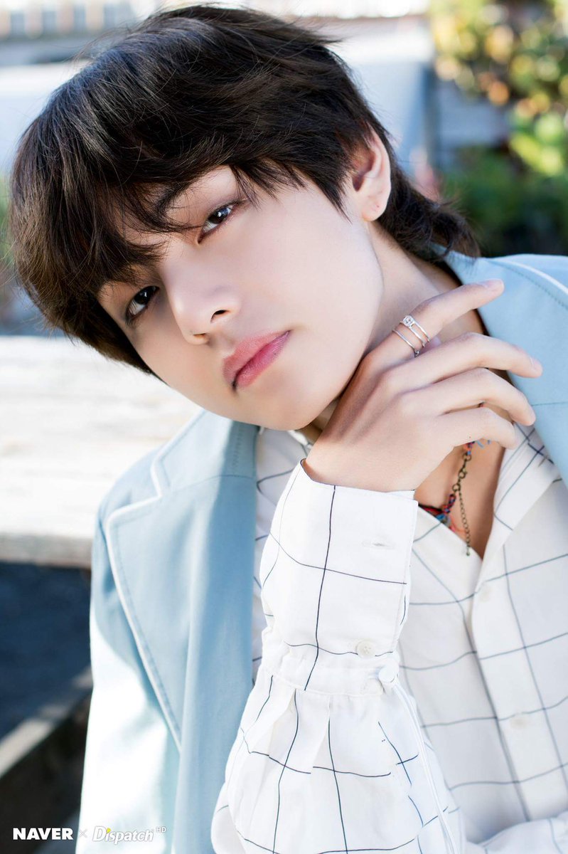 HAPPY KIM TAEHYUNG DAY !! I PURPLE YOUUUU 💜💜💜 @BTS_twt

#/태형아_어제보다오늘더_보라해
#/겨울에태어난_우리의봄_태형
#/WE_PURPLE_V
#/HAPPY_VIRTHDAY

#/SingulariTaeDay 
#/TaehyungMayYouShineBright
#/OurMultiTalentedTaehyung