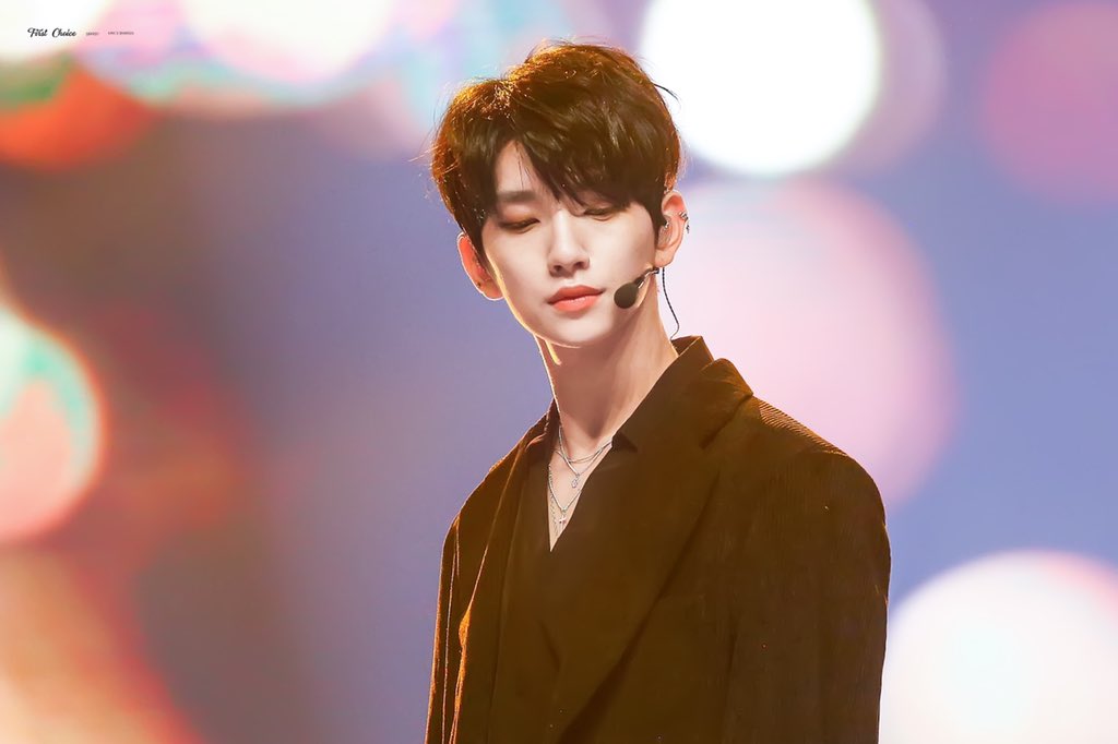 FirstChoice1230's tweet photo. Happy birthday!!!🥳
It’s the first birthday that I celebrate with you. I had a great n wonderful 2018 because of you.
I don’t know how to describe my feelings that I love you so much.🥰

#겨울왕자_슈아의_생일을_축하해

#조슈아 #Joshua #홍지수 #세븐틴 #SEVENTEEN @pledis_17 https://t.co/z7sqZSDGp4