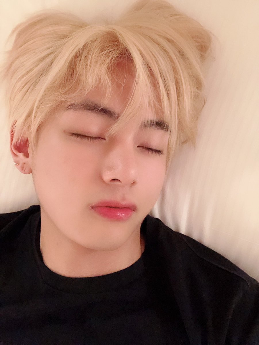 taekooktrashh's tweet photo. HAPPY BIRTHDAY TO MY LITTLE SMOOSHY BABY BOY 💜💜💜💜💜💜💜💜💜💜💜💜💜💜 https://t.co/n3DN0BT9Kb