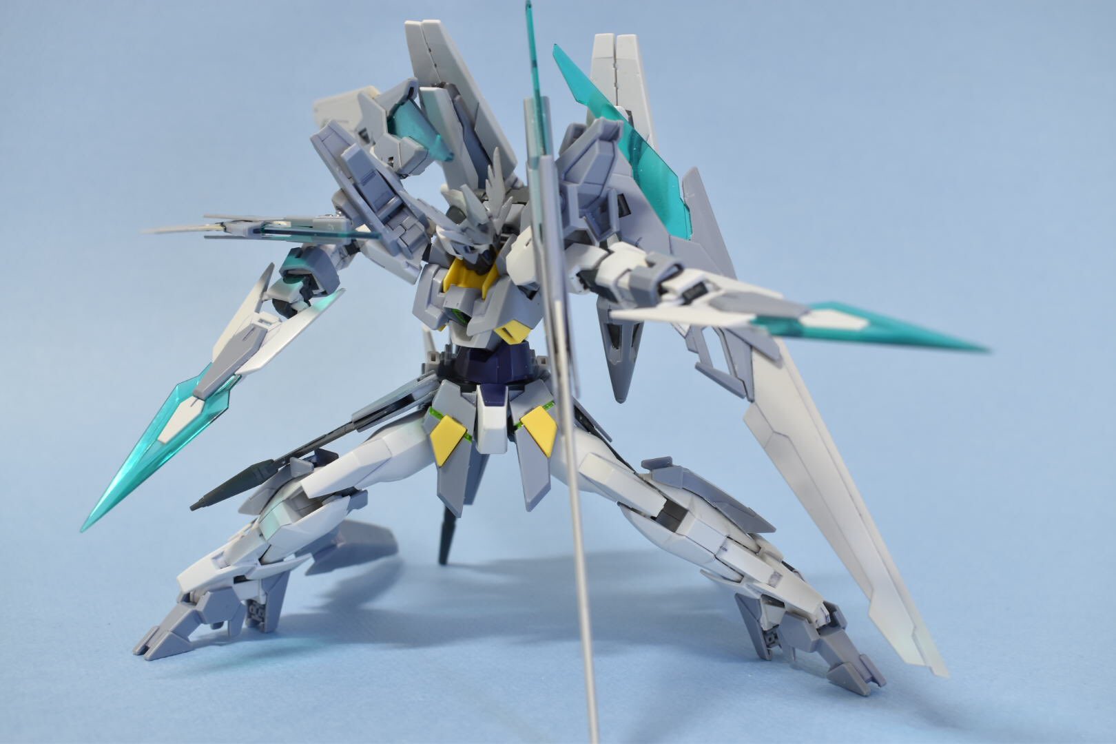 Fukuhaya2 ガンダムageiiマグナムsvver 初代age2リスペクト シールドとかカタールにしたり ファンネルをロングソードにしたりしたらめっちゃ武器が増えてしまった でもめっちゃかっこよくなった ガンダムビルドダイバーズ ガンプラ ミキシング
