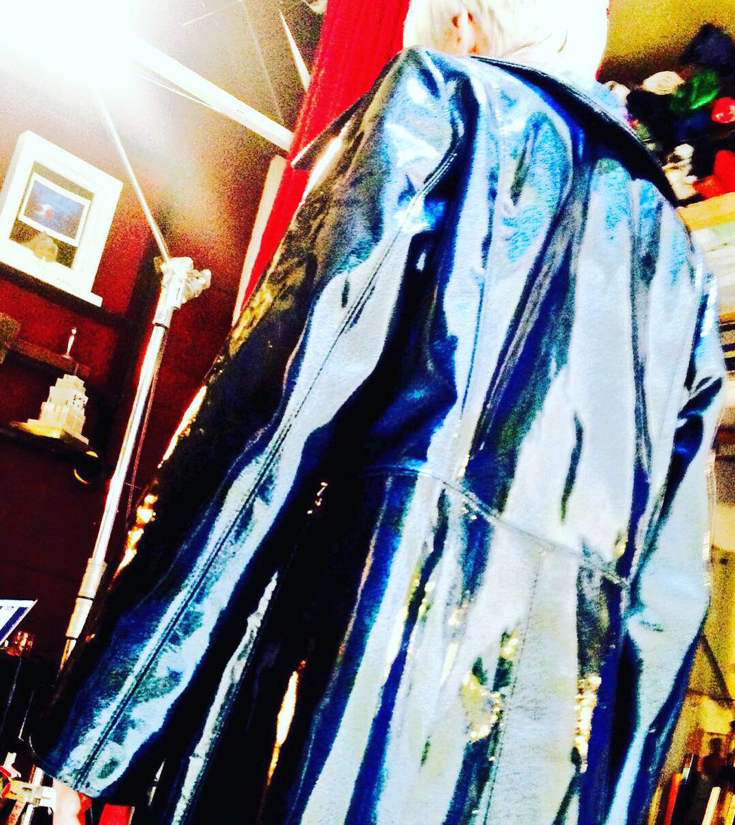 by_varga's tweet photo. @byvarga Grace faux fur and leather coat on special promo now, DM to get a massive £400 off and order now for £1,490. 💥💥💥💥
#grace #leatherjacket #leather #designer #designerjacket #fashion #womensfashion #womenempowerment #women #coat #leathercoat https://t.co/ENkNUBh69V