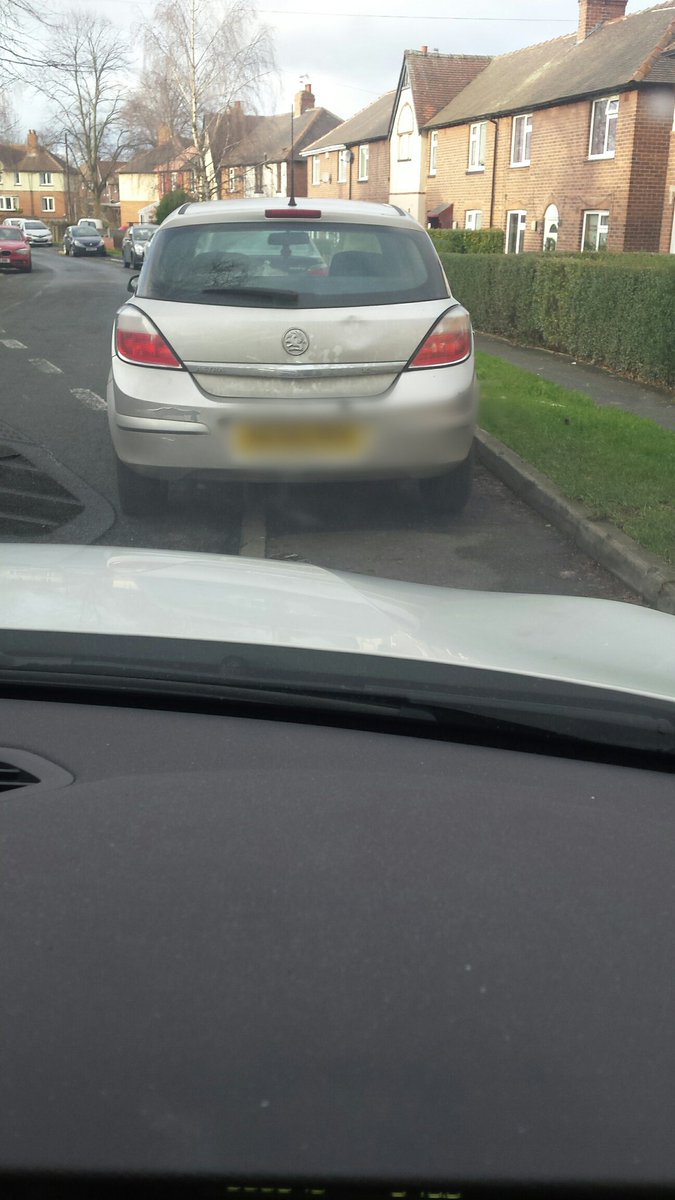 WYP4SAFEROADS's tweet photo. Driver issued with a non endorsable ticket with a fine of £100 for driving his vehicle without an MOT which expired over three months ago. #Wakefield #Police @WYP_Patrolteam4 #itsaboutyoursafety https://t.co/rjLFVYlh6L