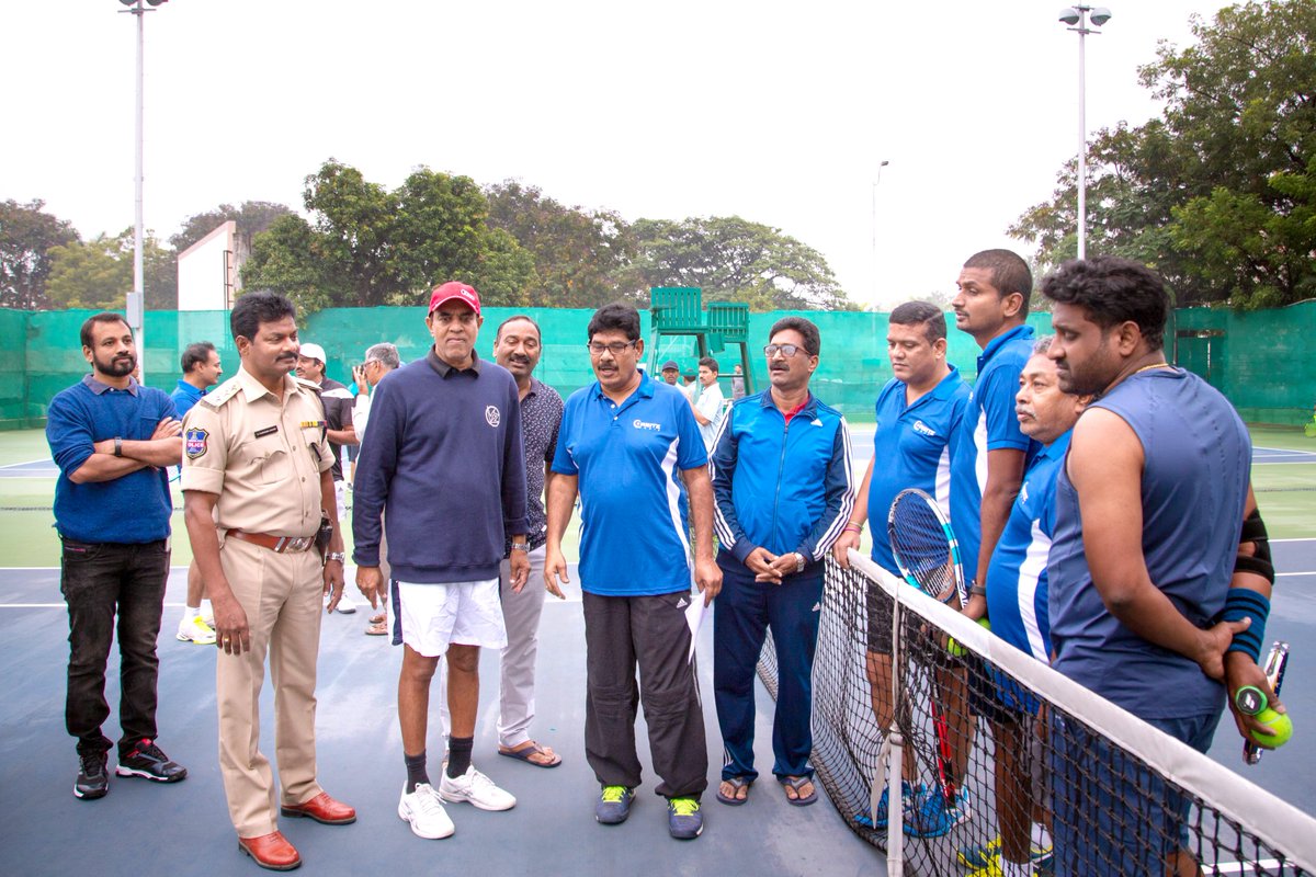 ReitzIndiaFans's tweet photo. Individual commitment to a group effort--that is what makes a team work, a company work, a society work, a civilization work.

#ReitzIndia #Sports #Teamspirit #Teamwork https://t.co/UOmttefeaO