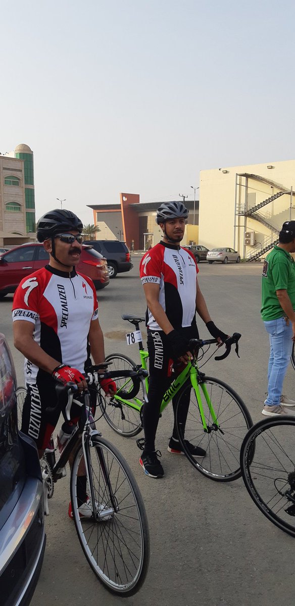 arafil_cyclists's tweet image. مشاركة فريق ارافل في سباق القنفذة( رخاء و نماء)
نشكر دراج القنفذة على الاستضافة و التنظيم 
@Darraj_Qunfudah